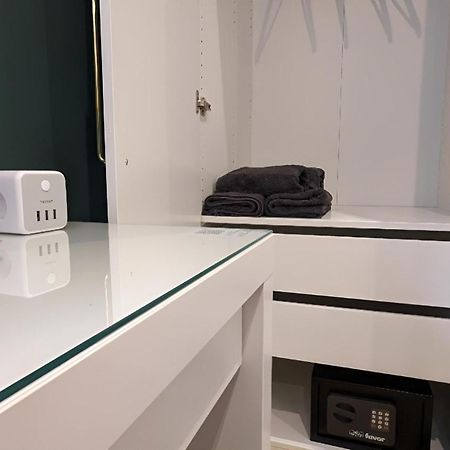 3 Rooms - Zimmervermietung Naehe Flughafen Ber - Gratis Wlan, Parken & Netflix Berlim Exterior foto